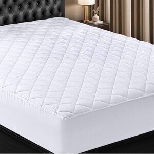 NIB Utopia Bedding king size quilted fitted mattress pad